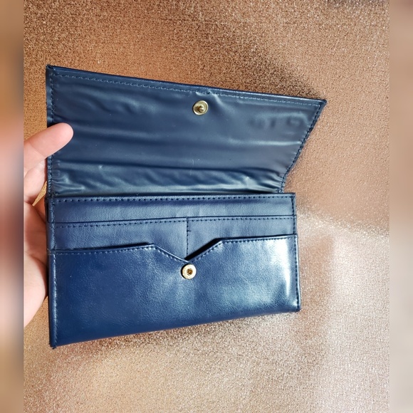 Blue Quilted Wallet Gold Hardware - Picture 6 of 7